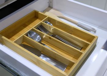 شقة أنيقة بصالة وغرف نوم