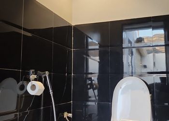 شاليه بمسطح اخضر وجلسة خارجية 