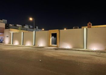 شاليه بصالة مطلة على الحديقة