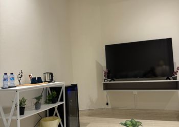استديو استديو بسرير ماستر 
