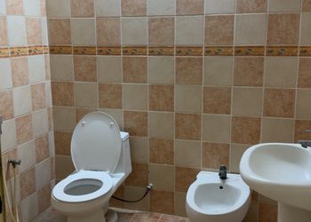 مزرعة بمناظر خلابة وجلسة خارجية 