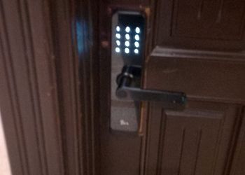 استديو بسرير ماستر وجلسة جانبية