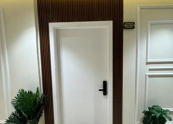 استديو بسرير ماستر وجلسة جانبية