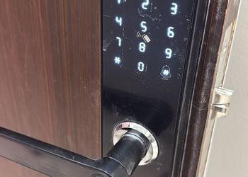 شقة بغرفتين نوم وصالة مريحة 