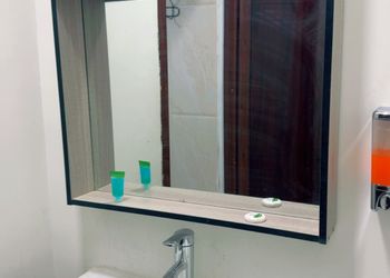 شاليه بألعاب أطفال ومسبح