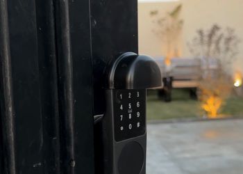 شاليه بمسطح اخضر