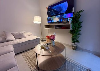استديو بدخول ذاتي وتصميم هادئ 