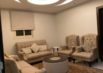 شقة ثلاث غرف نوم بصالة جلوس