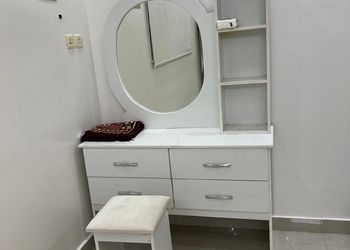 استديو بسرير ماستر وأثاث مريح 