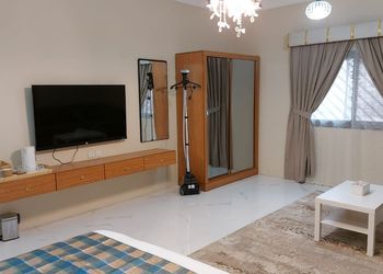 شقة بأثاث مريح وبسيط 