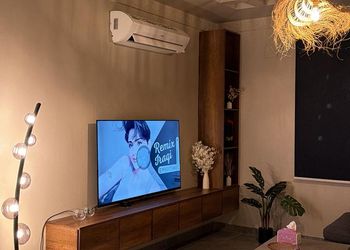شقة بغرفة معيشة وغرفتين نوم 