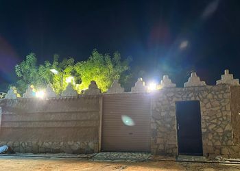استراحة بمسطحات خضراء