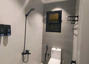 استديو بأثاث مريح وبسيط 
