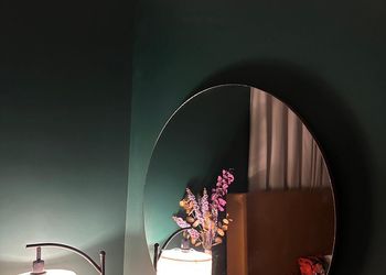 استديو بأثاث مريح وبسيط 