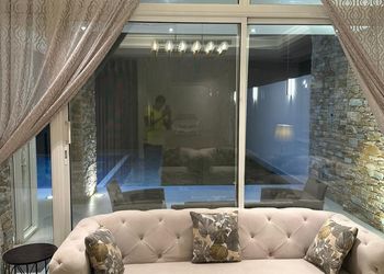 شاليه بمسطح اخضر و مسبح خارجي 