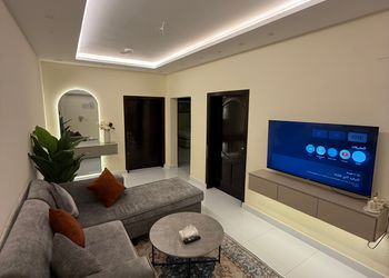 شقة بدخول ذاتي وصالة مريحة 
