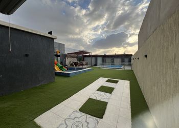 شاليه بمسبح والعاب مائية 