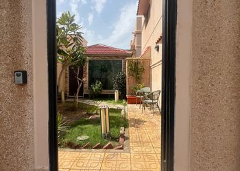 استديو هادئ بسرير ماستر 