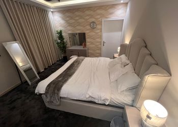 شقة بغرفتين نوم وتصميم أنيق 