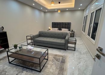 استديو بسرير ماستر وجلسة جانبية 