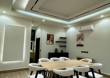 منتجع بمسطحات واطلالة على الجبل