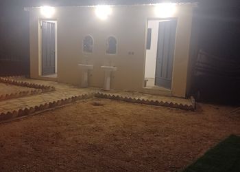 مخيم بأطلالة على الجبل 