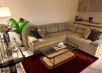شقة بصالة مريحة ودخول ذاتي 
