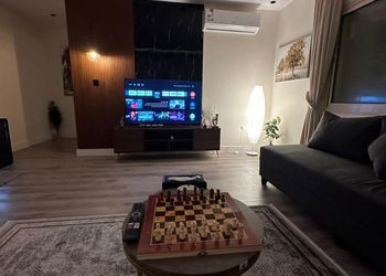 شقة بصالة وغرفة نوم دخول ذاتي 