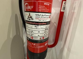 شقة بغرفة معيشة وغرفة نوم 