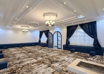 استراحة بجلسة خارجية ومسطح اخضر