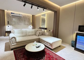 استديو انيق بجلسه ودخول ذاتي