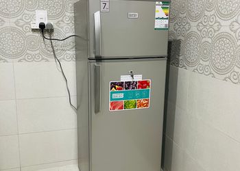 شقة بغرفة معيشة وغرفة نوم 