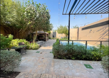 شاليه بمسطح اخضر 
