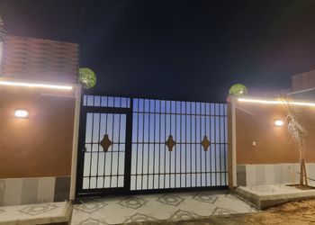 استراحة بمسطح اخضر وجلسه خارجيه