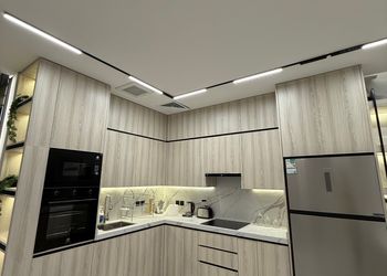 استديو بأثاث مريح وبسيط 