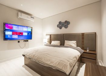 استديو هادئ وسرير ماستر 