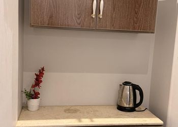 استديو بسرير ماستر وجلسة 