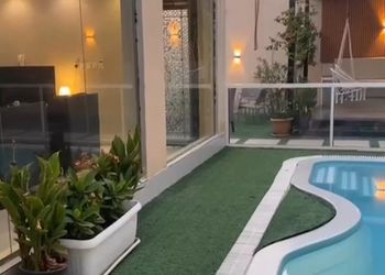 شاليه بمسبح وألعاب مائية