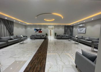 شاليه بمسبح خارجي