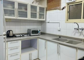 شقة بغرفة معيشة وغرفتين نوم 