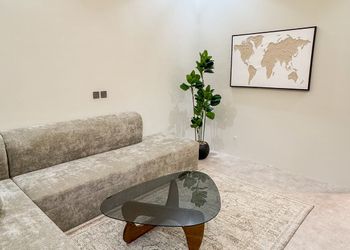 شقة بغرفتين نوم وصالة 