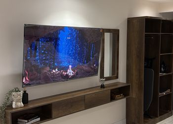 استديو بأثاث مريح وبسيط 