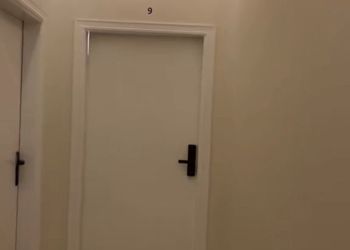 استديو بسرير ماستر وأثاث مريح