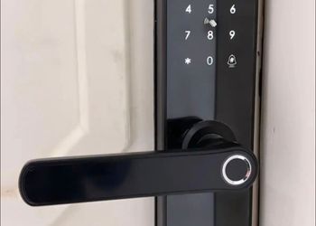 شقة بصالة أنيقة وغرفة نوم 