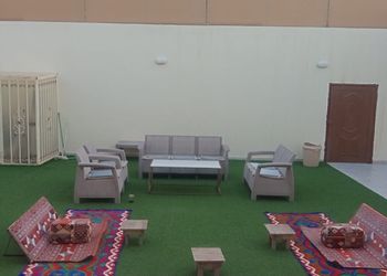 شاليه بمسبح خارجي وصالة جلوس