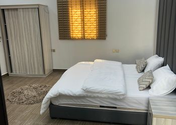 شاليه بمسبح خارجي وألعاب أطفال