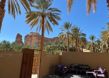 مزرعة بإطلالة على الجبل