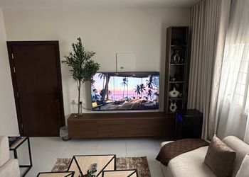 شقة بغرفة معيشة وغرفة نوم 