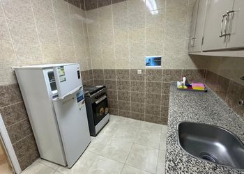 استديو بسرير ماستر وجلسة جانبية
