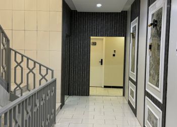 استديو بأثاث مريح وبسيط 
